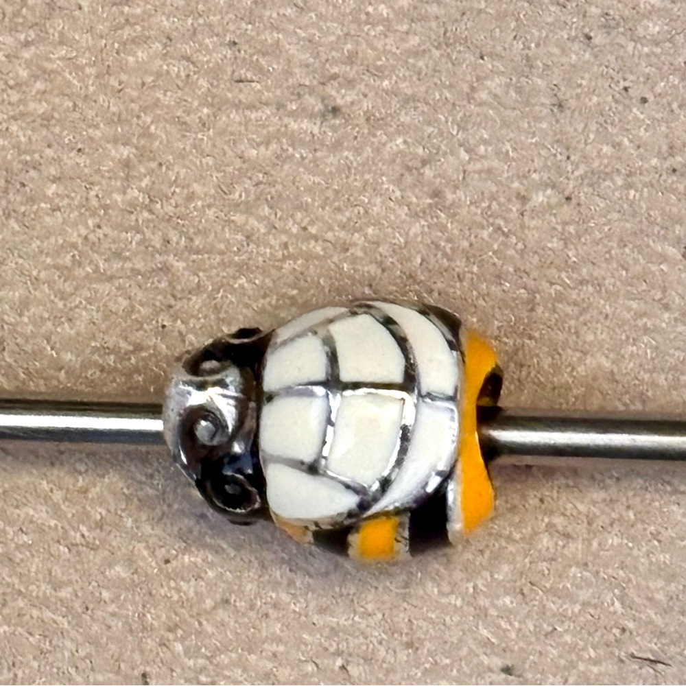 Brighton Bee My Honey bead Big bumblebee Enameled in yellow black white Retired - Picture 5 of 11